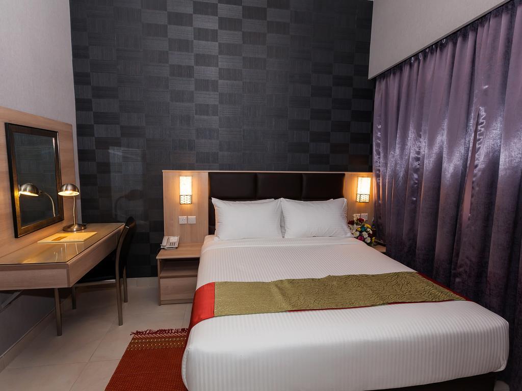 Florida Square Hotel Dubai Room photo