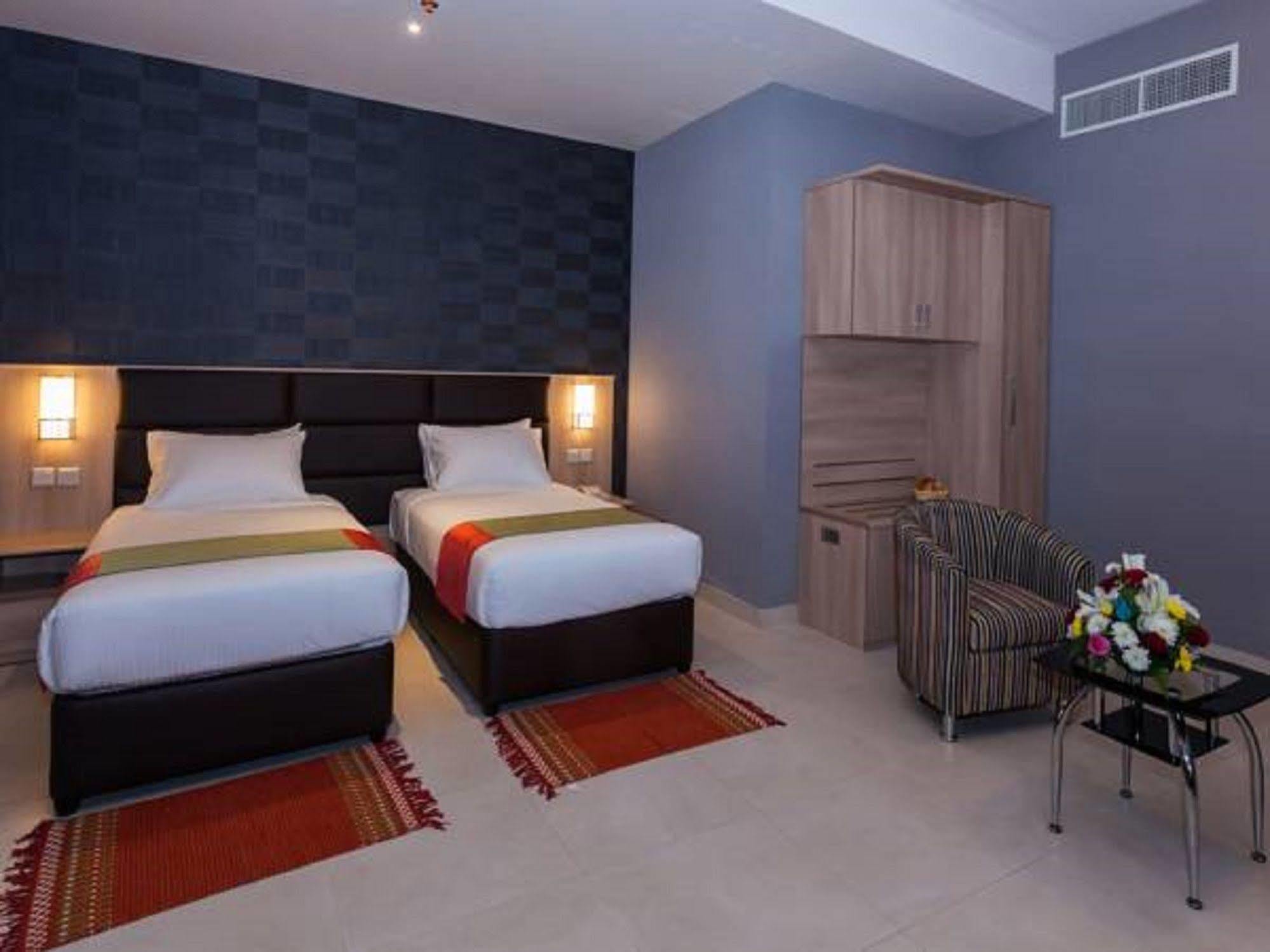 Florida Square Hotel Dubai Exterior photo